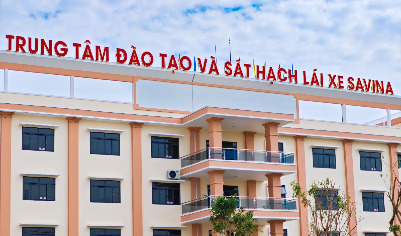 Trường Trung Cấp Nghề SAVINA